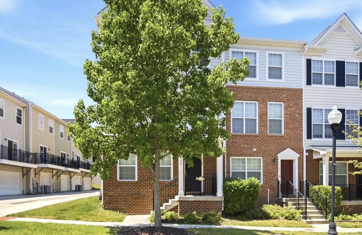TOWNHOUSE FOR RENT
