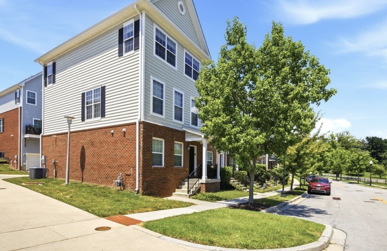 TOWNHOUSE FOR RENT