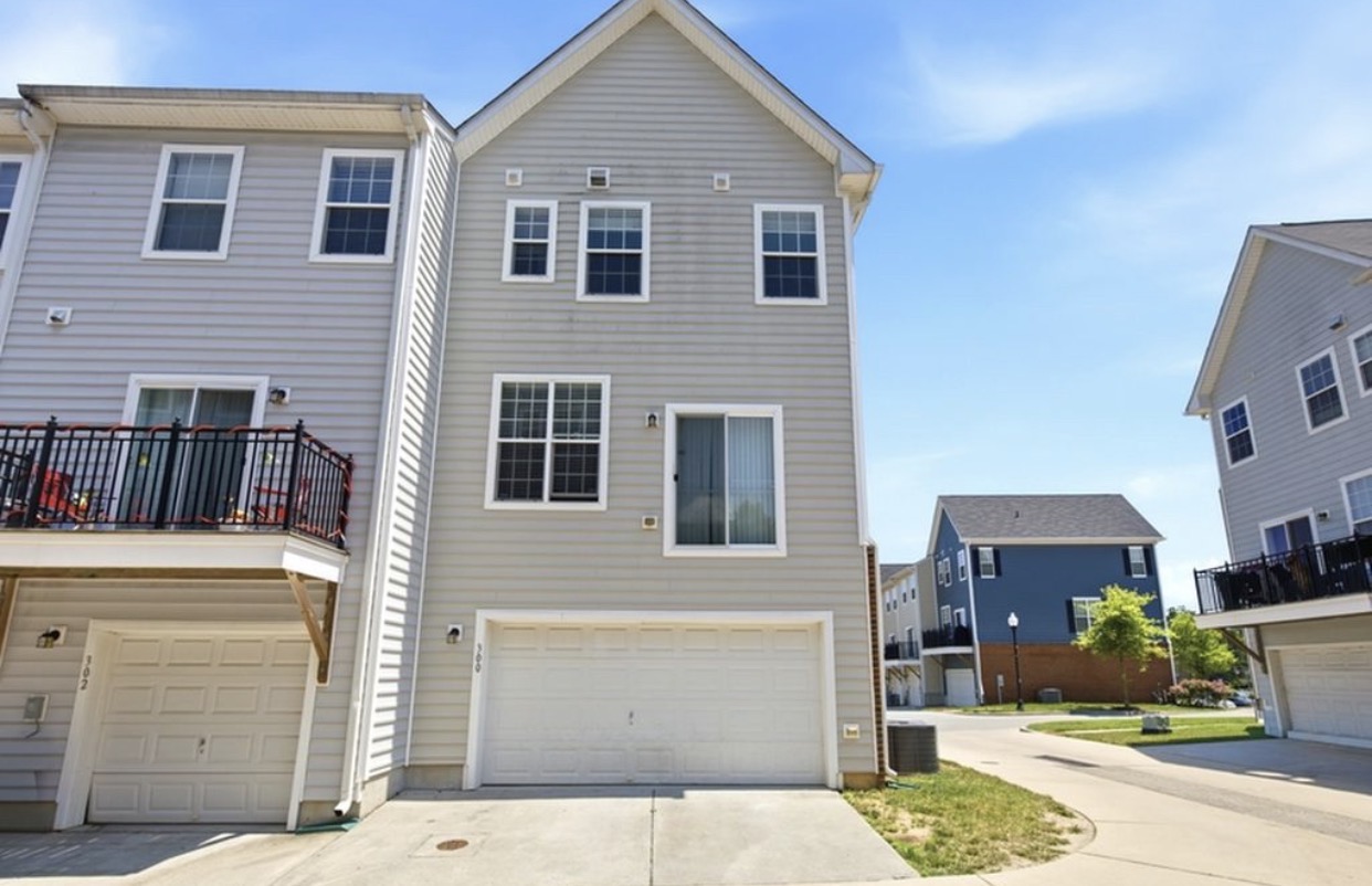 TOWNHOUSE FOR RENT
