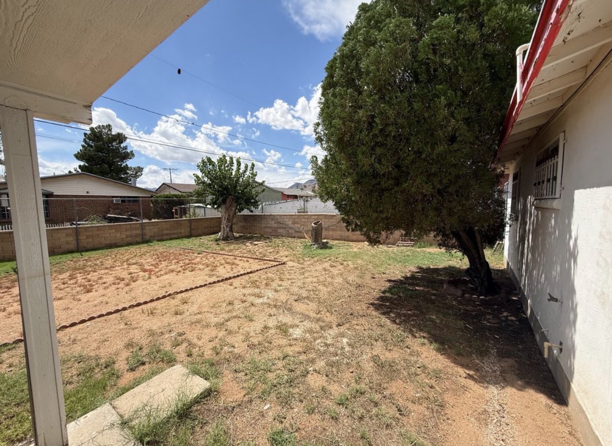 HOUSE FOR RENT